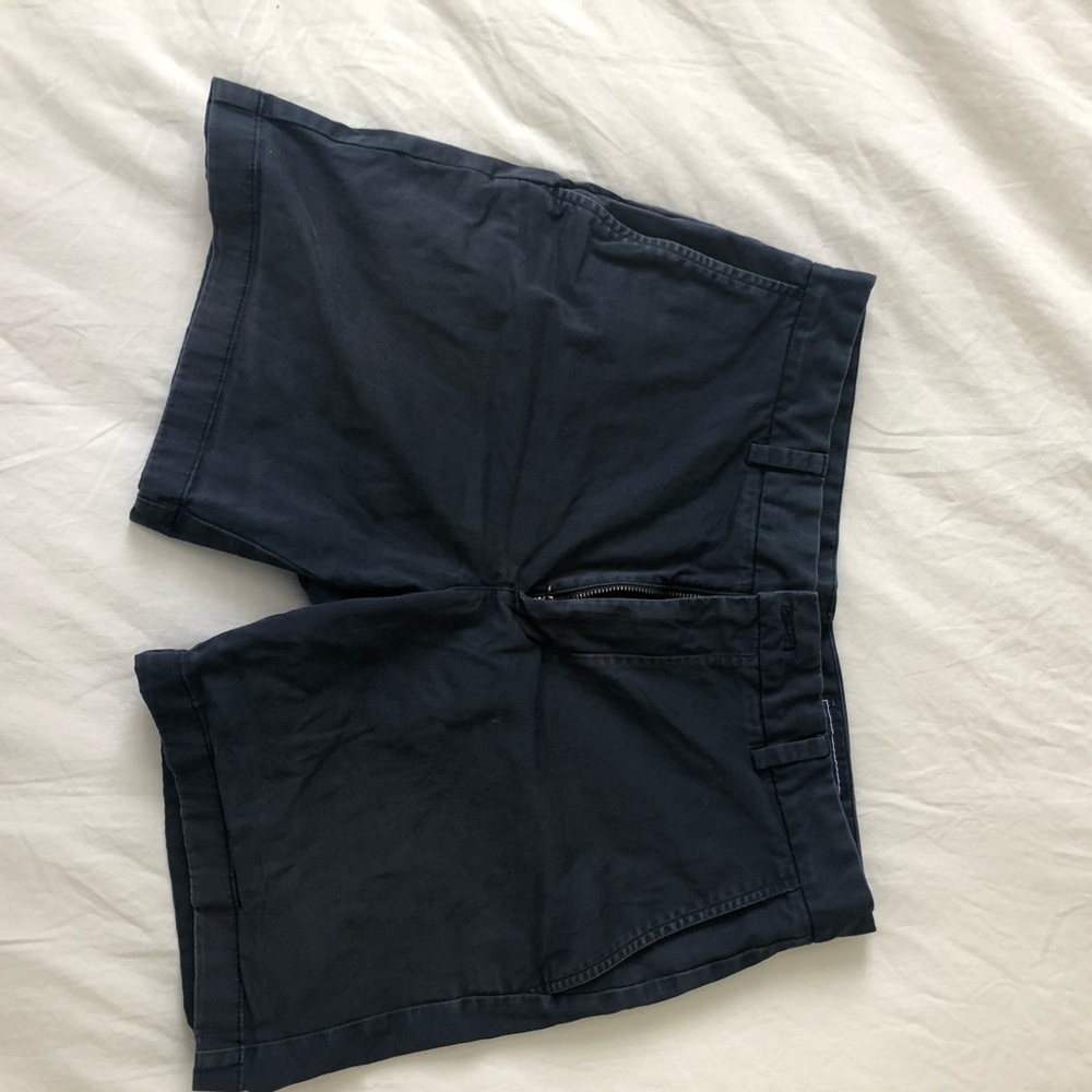 Men’s Vineyard Vines Navy Khaki Short Size 33